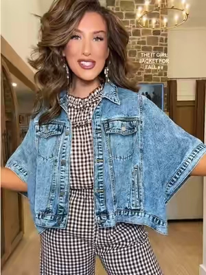 She’s FINALLY restocked!!! 🙌🏻😭 The IT GIRL jacket for this year. If you think she’s cute on the video, wait until you get it in person because it’s stunning. It immediately elevates any outfit you pair it with. ❤️‍🔥  #denimjacket #falltransitionpieces #trendystyle 