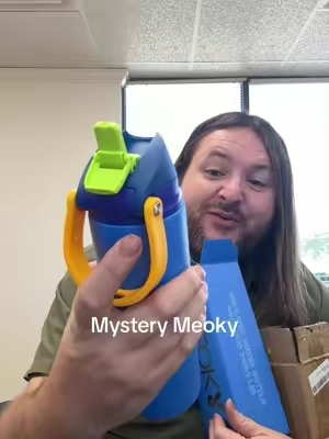 I love a mystery box unboxing. This one from Meoky didn’t disappoint. #meoky #waterbottle #insulatedwaterbottle #mysterybox #unboxingvideo 