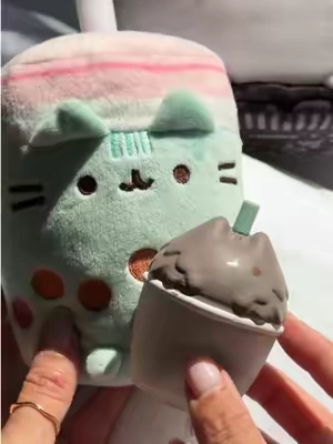 had to buy a matching squishy for my boba plushy 😍 #pusheen #blindbox #squishy @Hamee US 