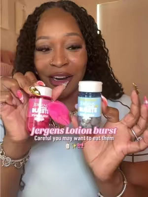 So convenient for travel🧴✨ #jergens #jergenslotionburst #travellotion #handlotion #shimmerlotion 
