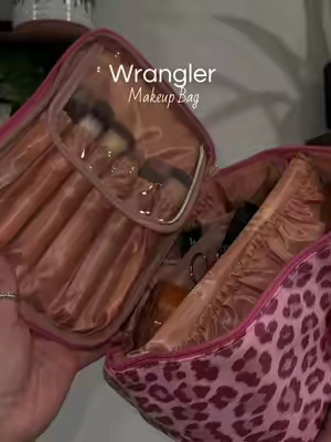 #wrangler #wranglerbag #wranglerpurse #makeupbag #makeupbagessentials 