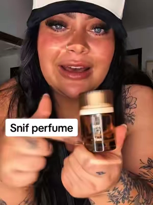 Always finish your fit with a bomb ass perfume 🔥 @Snif #snif #perfume #smellinggood #womensperfume #bodyspray 