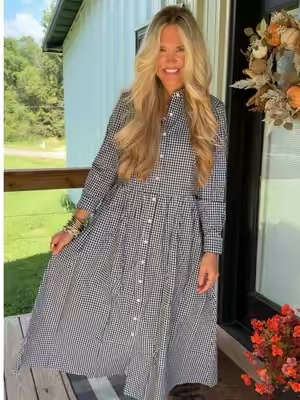 The prettiest dress for fall! Obsessed with this maxi shirt dress! The best quality and super lightweight! #tiktokshopcreatorpicks #tiktokshopstockup #falloutfitinspo #falldress #fallootd 