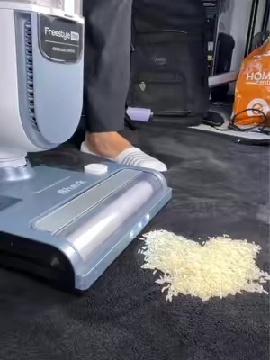 A vacuum with its own gravitational pull?! #vacuum #sharkvacuum #cleaning #cordlessvacuum #sharkfreestylemax 