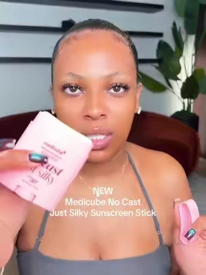 Oooou this is going to come in handy for reapplying sunscreen 