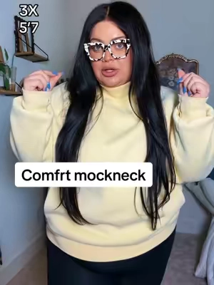 And the color? Currently drooling 😍 @Comfrt #comfrt #comfrtclothing #plussizefashion #tiktokshopstockup #sweatshirt 