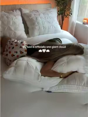 This is what maximum Ploof looks like ☁️ #mellowsleep #coolingpillow #dreamroom #dreamroomcheck 