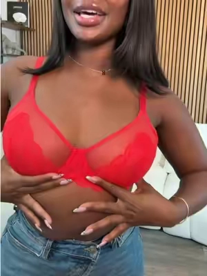 This red thoughhhhh 🔥🔥🔥🔥🔥😍😍😍😍❤️❤️❤️❤️❤️ I’m wearing a 36C ! #mermaidbra #hsia #hsiabra #bra 