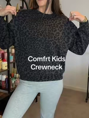 Replying to @Libby Jablonski your sign to not sleep on the comfrt kids line🙋🏻‍♀️☁️🖤 @Comfrt #comfrt #crewneck #kids #affordablefashion #fallfashion 