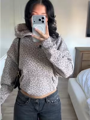 #Comfrt #Leopard #Hoodie #FallOutfits 