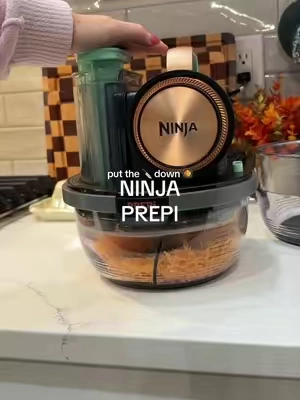 I got holidays meal prep covered 🥘🎄💁🏻‍♀️ #ninjaprepi #ninjakitchen #foodprocessor #mealprep #kitchengadgets @Ninja Kitchen 