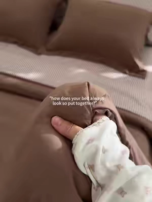 literally the hack when you want a cozy, put-together bed without figuring out what matches 😌🤎 It’s a complete 7-piece set—with pockets on BOTH sides of the fitted sheet! #Monbix   #beddinghack #comforterset #beddingset #cozybedroom  